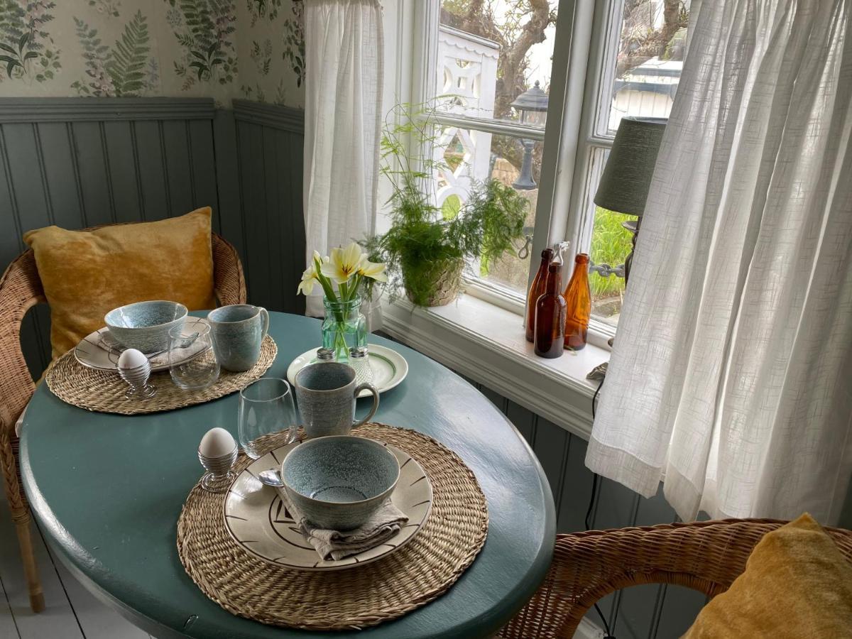 B&B Bland Ormbunkar Och Rosor Falkenberg Extérieur photo
