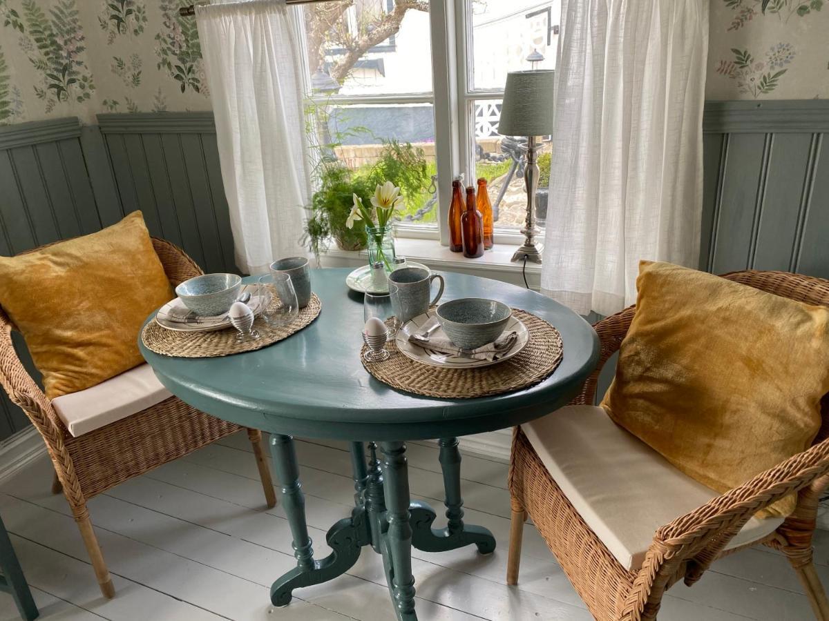 B&B Bland Ormbunkar Och Rosor Falkenberg Extérieur photo