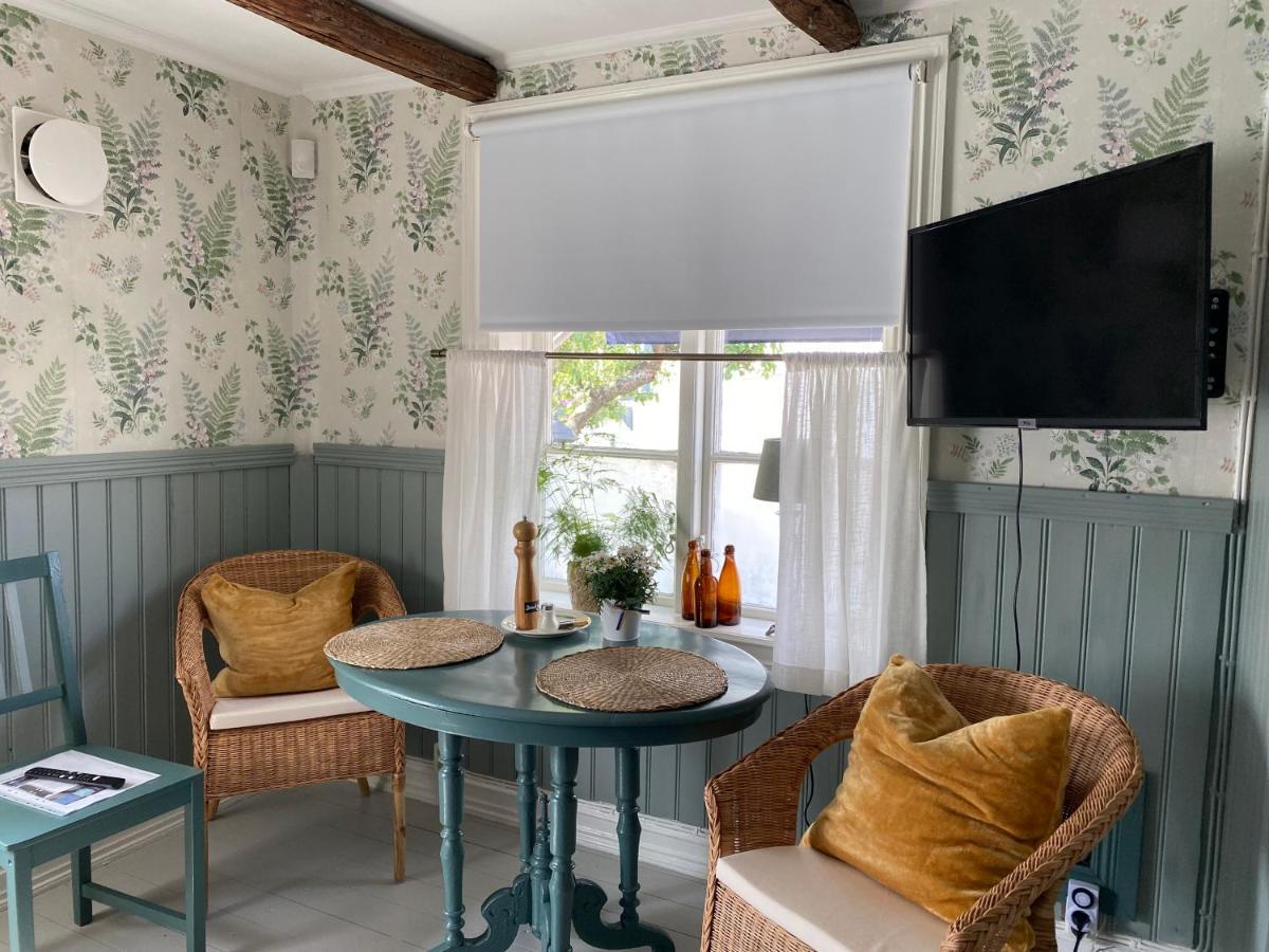 B&B Bland Ormbunkar Och Rosor Falkenberg Extérieur photo